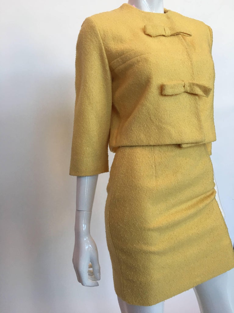 Jackie O Mod Style 1960's Butter Yellow Knubby Knit 2 Piece Skirt Suit