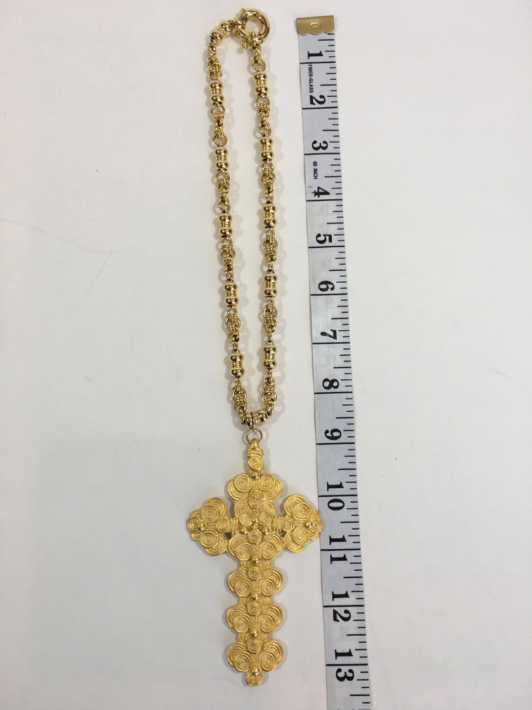 Cross Pendant on Chunky Chain Necklace