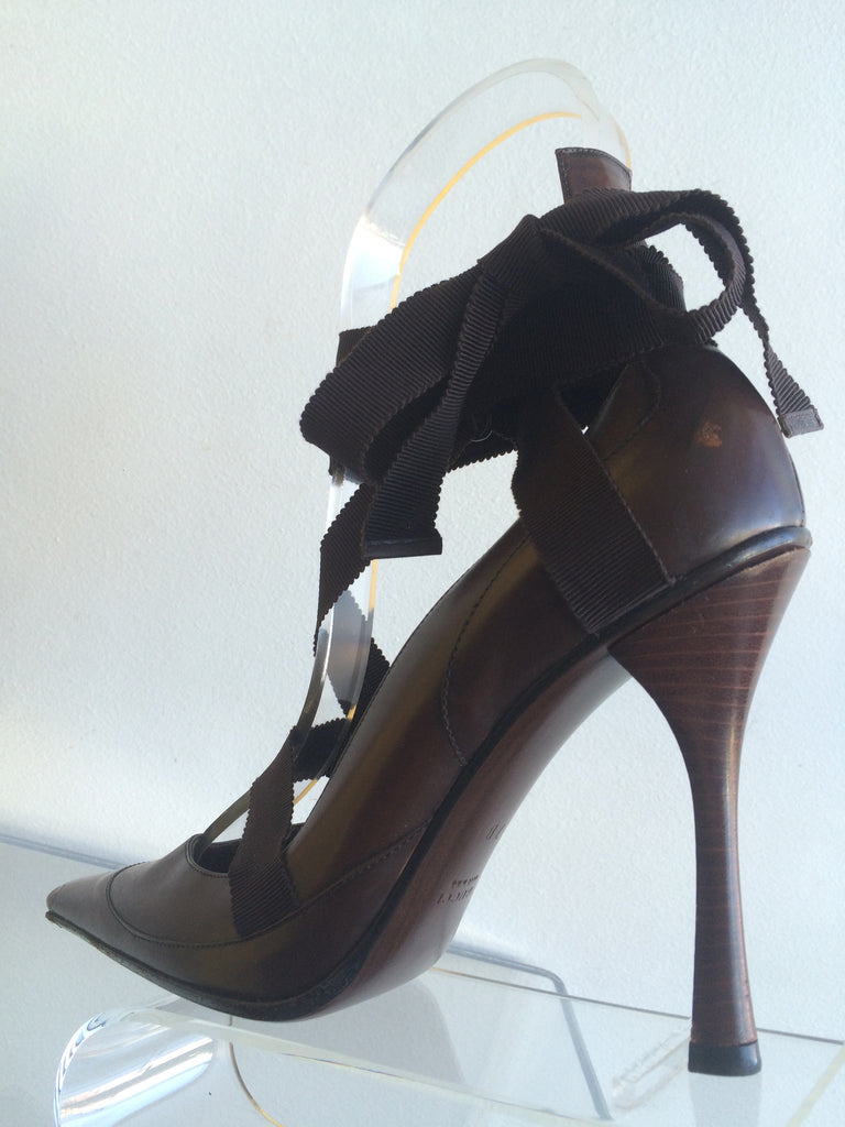 Gucci Brown Pumps with Ribbon Detail