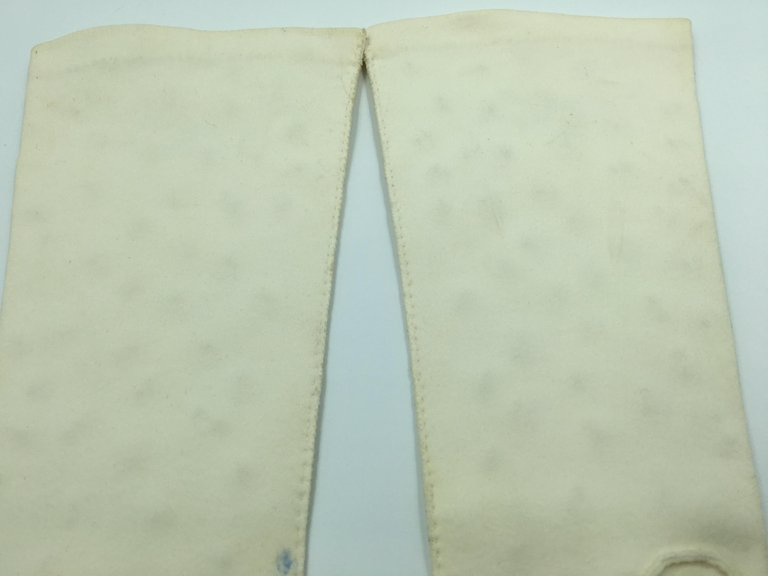 Schiaparelli by Fownes Cream Gloves w Hand Sewn Beaded Rhinestones Orignal tag