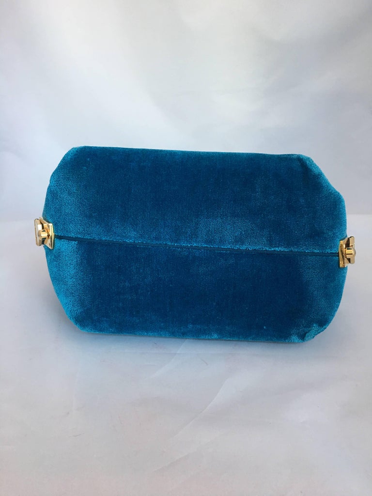 Vintage Roberta Di Camerino 1990s Mini Velvet Baguette Bag – Recess