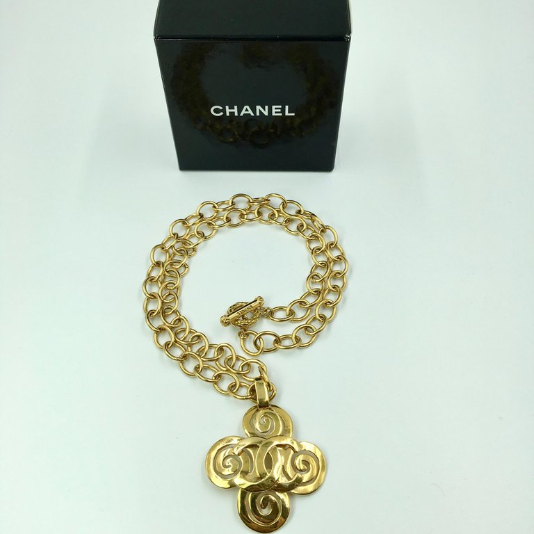 Chanel Vintage Double Sided Heart CC Logo Pendant Necklace