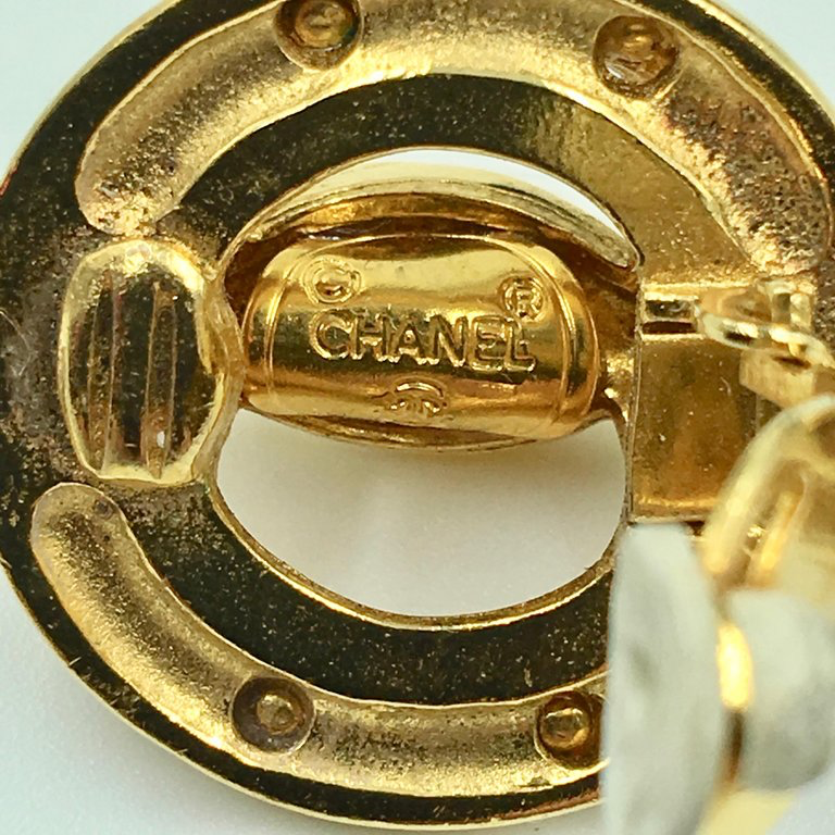 Chanel Gold Tone CC Logo Drop Clip On Earrings – catwalk